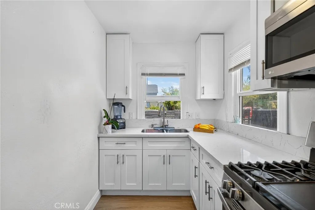 8627 John Avenue, Los Angeles, California 90002 home-pic-13